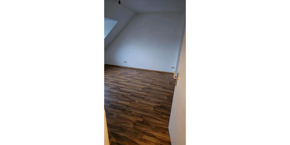 Dachgeschoßwohnung Maxhütte-Haidhof Haidhof - 3 Zimmer, 83 m&sup2;, 920&euro; | Angebot:25833085