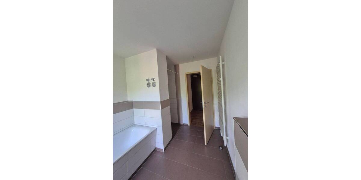 Etagenwohnung Löbau - 3 Zimmer, 65 m&sup2;, 260&euro; | Angebot:26672640