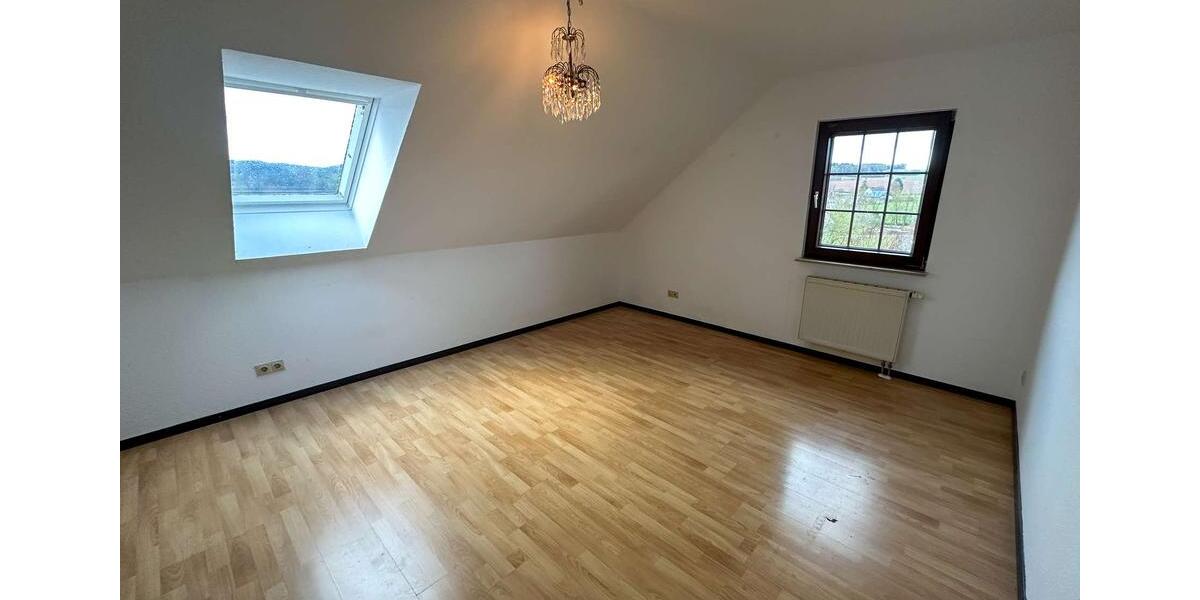 Dachgeschoßwohnung Lissendorf - 2 Zimmer, 48 m&sup2;, 340&euro; | Angebot:24700304