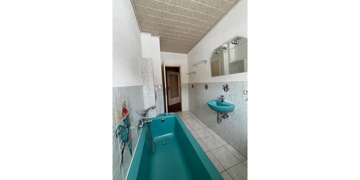 Erdgeschoßwohnung Hohenmölsen - 3 Zimmer, 68 m&sup2;, 690&euro; | Angebot:24828094