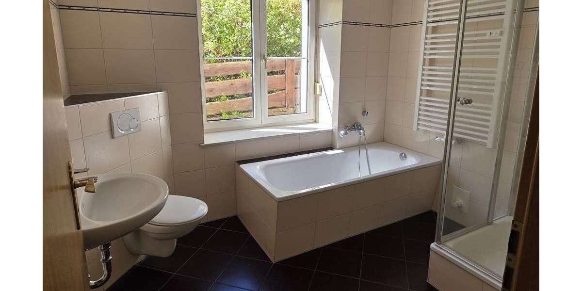 Etagenwohnung Großschirma - 4 Zimmer, 74 m&sup2;, 433&euro; | Angebot:26729997