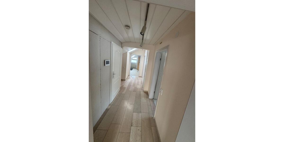 Dachgeschoßwohnung Hanau Groß-Steinheim - 3 Zimmer, 70 m&sup2;, 950&euro; | Angebot:25956833