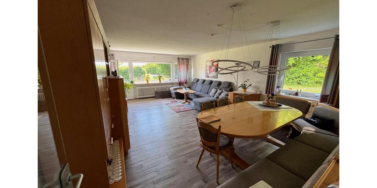 4-Zimmer Wohnung möbliert mit Balkon, KFZ-Stellplatz & Keller 4 zimmer