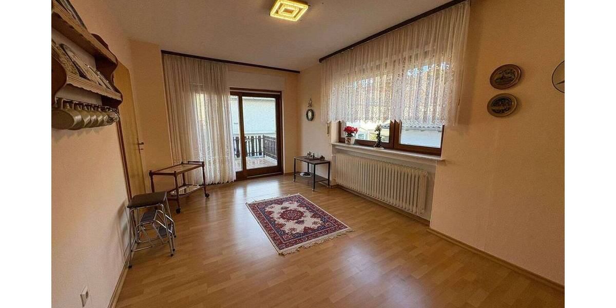 Etagenwohnung Linden Großen-Linden - 5 Zimmer, 150 m&sup2;, 1.150&euro; | Angebot:26713069
