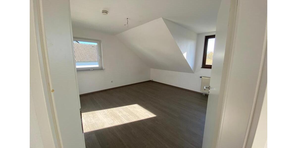Dachgeschoßwohnung Marburg Marbach - 3 Zimmer, 95 m&sup2;, 760&euro; | Angebot:26557388