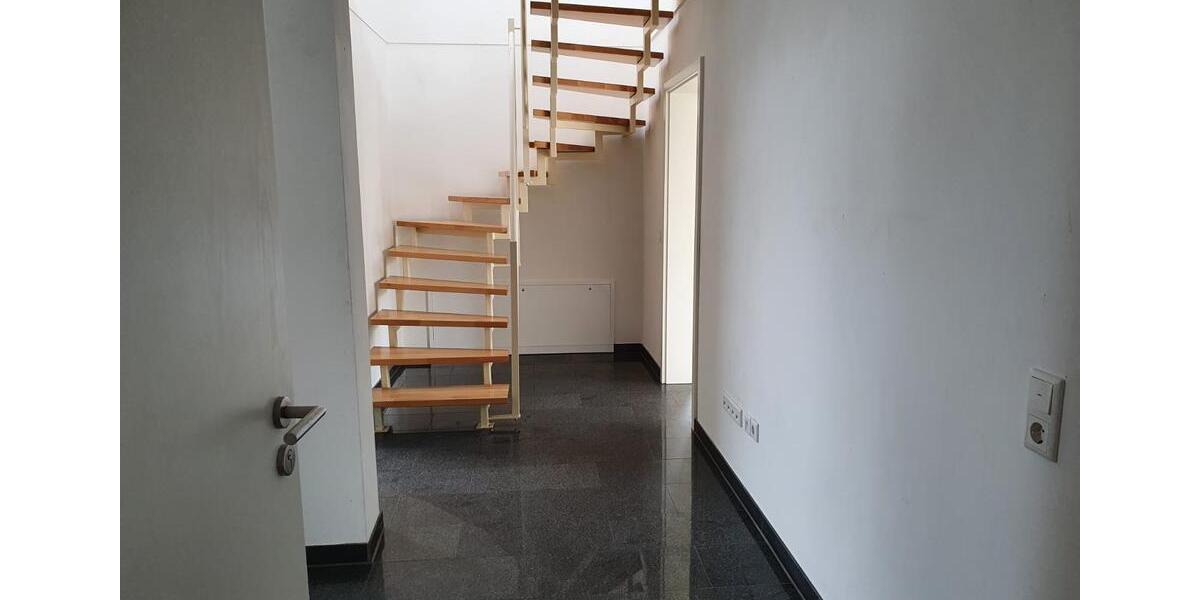 Dachgeschoßwohnung Hilpoltstein - 4 Zimmer, 170 m&sup2;, 1.200&euro; | Angebot:26425712