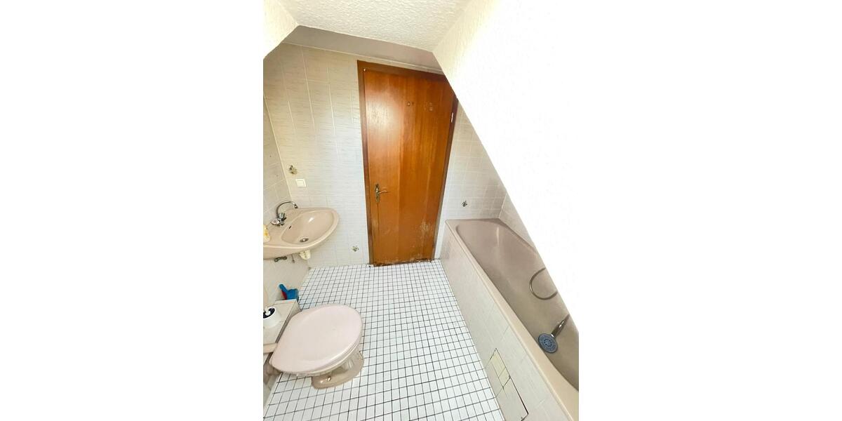 Dachgeschoßwohnung Essen Stadtbezirk VII - 2 Zimmer, 53 m&sup2;, 450&euro; | Angebot:26479405