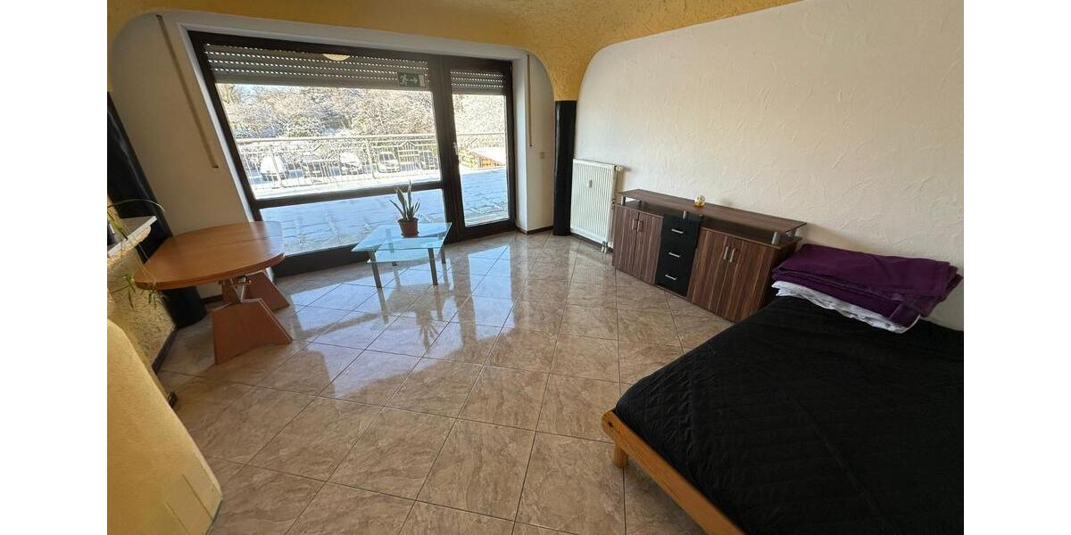 Mit Terrasse-helle, teilmöblierte 2,5-Zimmer Wohnung zu vermieten 2.5 zimmer