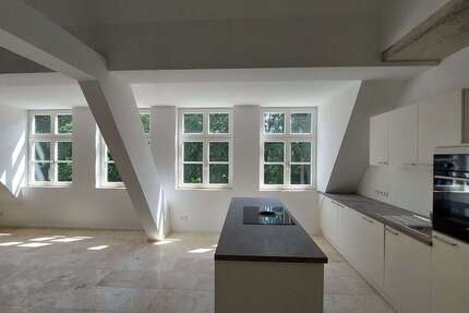 Wohnung zum Mieten in Goslar 2.014,38 € 161.15 m²