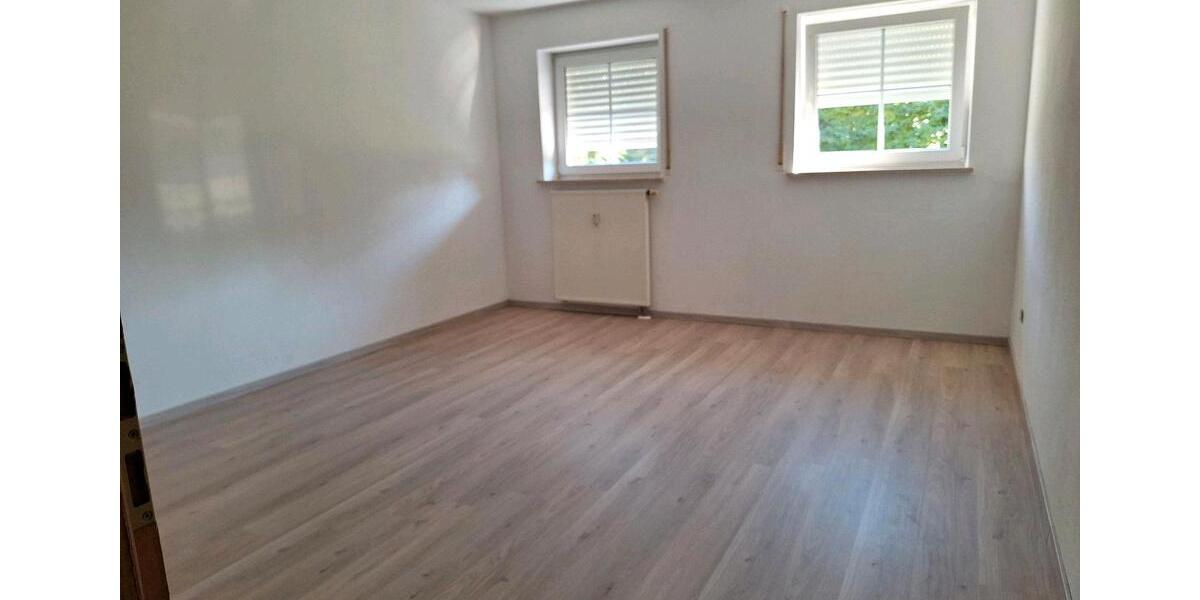 Etagenwohnung Schierling - 3 Zimmer, 90 m&sup2;, 600&euro; | Angebot:26535697
