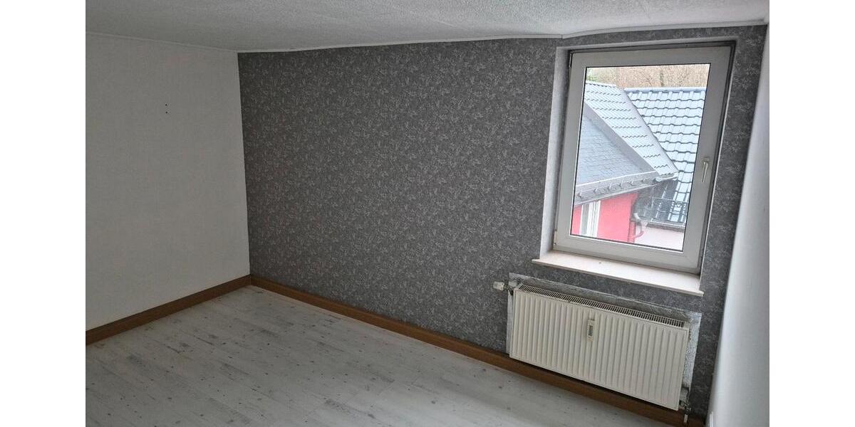 Dachgeschoßwohnung Siegen Eiserfeld - 2 Zimmer, 80 m&sup2;, 690&euro; | Angebot:25811926