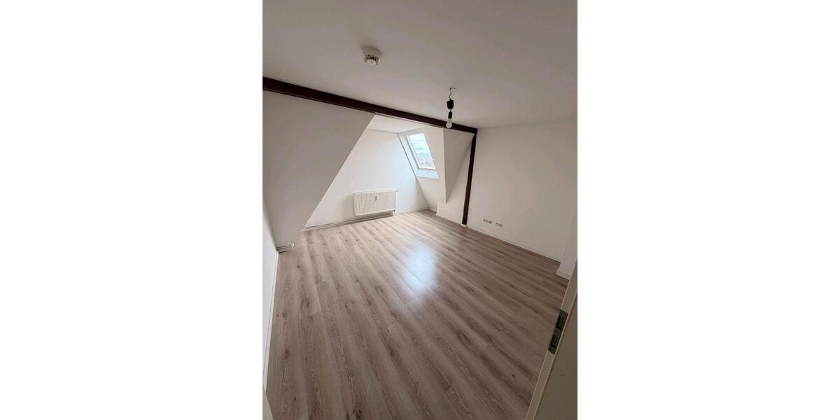 Dachgeschoßwohnung Offenbach am Main Buchrain - 3 Zimmer, 80 m&sup2;, 1.250&euro; | Angebot:26358476