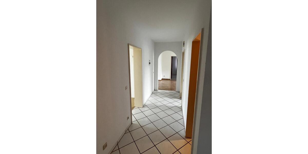 Etagenwohnung Völklingen - 4 Zimmer, 100 m&sup2;, 1.050&euro; | Angebot:26293919