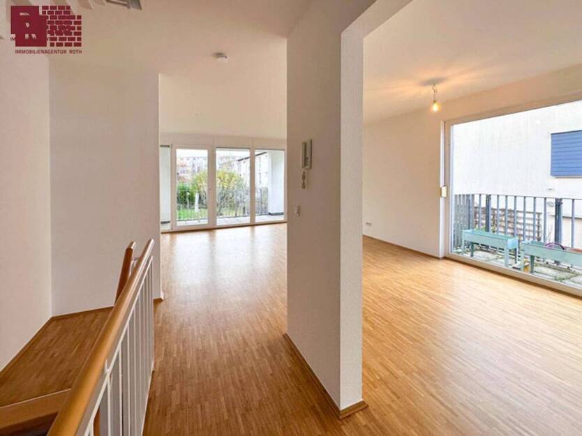 Großes Reiheneckhaus: fast 200m² auf vier Ebenen + Garten + Garage für die ganze Familie