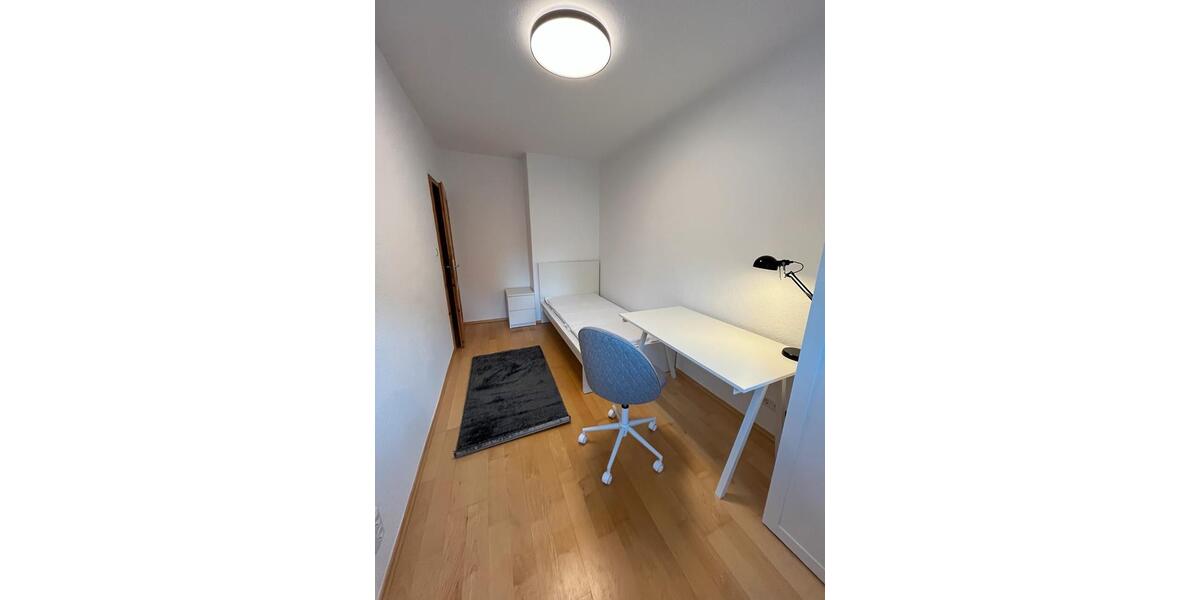 Wohnen auf Zeit Elmshorn - 4 Zimmer, 1 m&sup2;, 350&euro; | Angebot:24841043