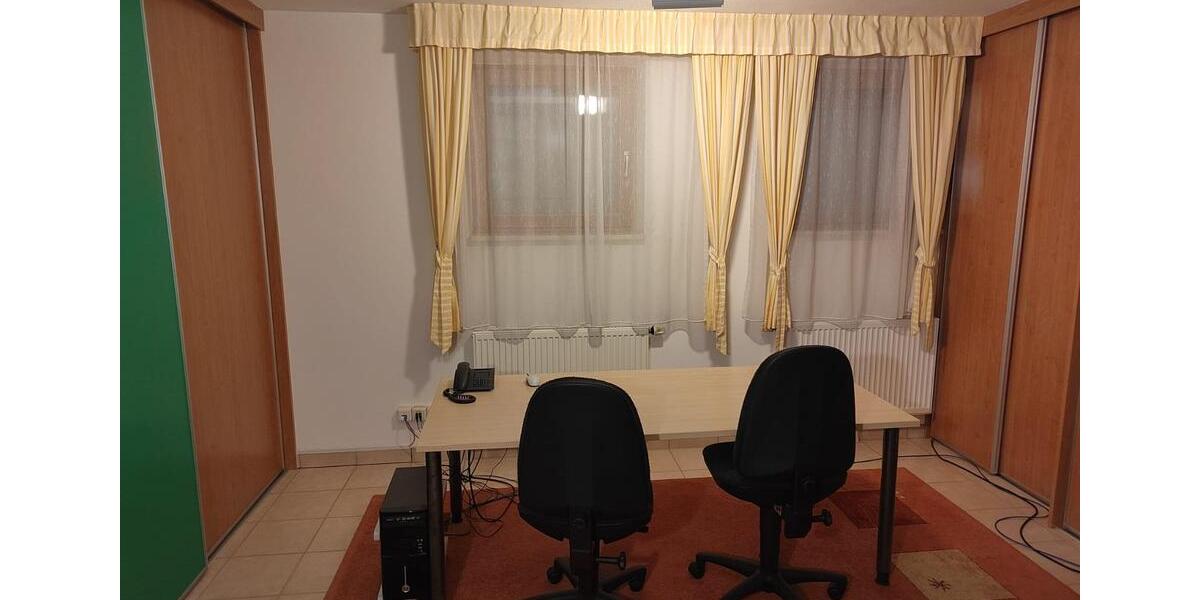 Büroraum in Maisach, 22 qm, möbliert, mit 4 Arbeitsplätze. WLAN. zimmer