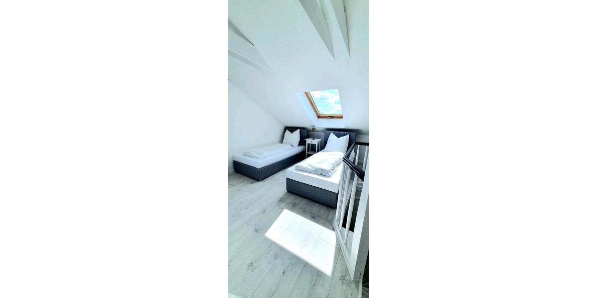 Wohnen auf Zeit Lübeck Innenstadt - 9 Zimmer, 200 m&sup2;, 16&euro; | Angebot:26525632