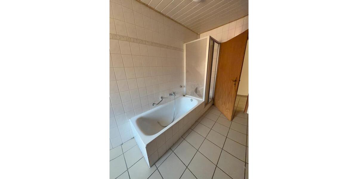 Dachgeschoßwohnung Wallertheim - 3 Zimmer, 84 m&sup2;, 1.050&euro; | Angebot:26234503