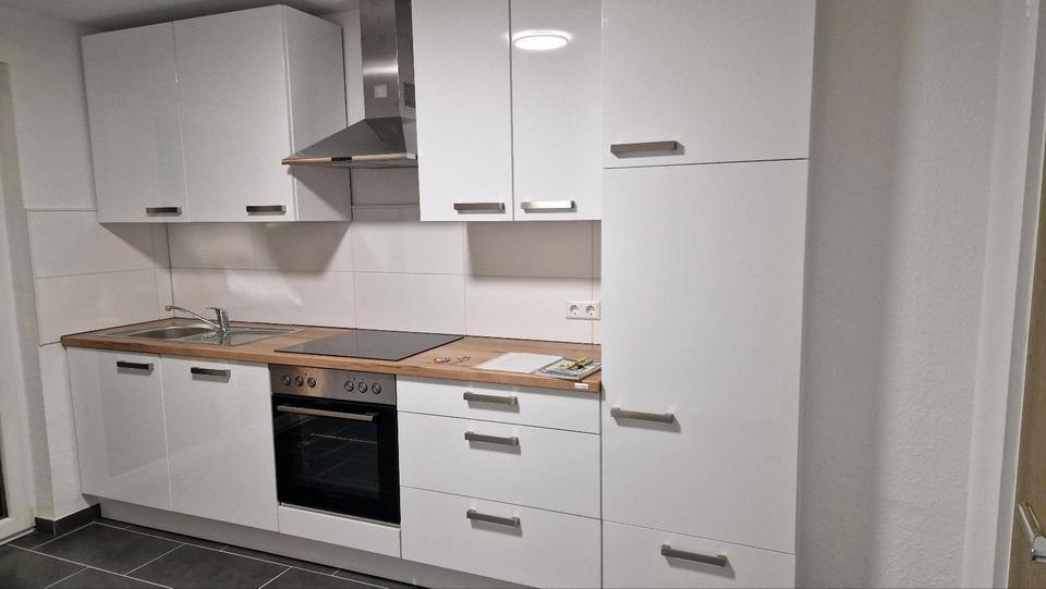 Helle 2-Zimmer-Wohnung mit Einbauküche