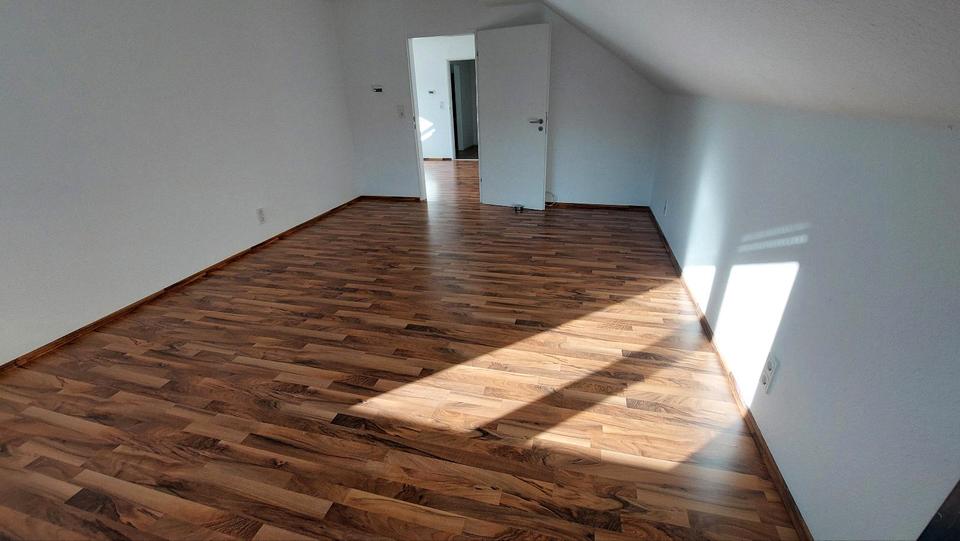 Dachgeschoßwohnung Hofheim am Taunus - 2 Zimmer, 72 m&sup2;, 980&euro; | Angebot:24875759