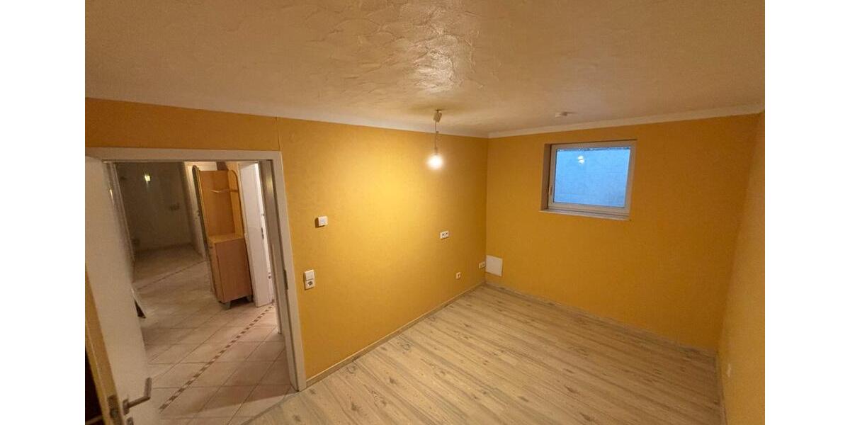 Erdgeschoßwohnung Schöntal - 4 Zimmer, 96 m&sup2;, 890&euro; | Angebot:25614608