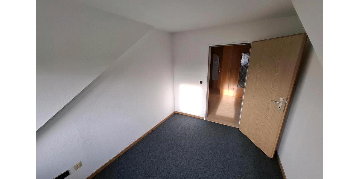 Dachgeschoßwohnung Goslar OS Hahnenklee-Bockswiese - 4 Zimmer, 91 m&sup2;, 725&euro; | Angebot:24836622