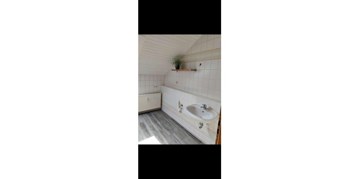 Dachgeschoßwohnung Wöllstein - 3.5 Zimmer, 75 m&sup2;, 920&euro; | Angebot:25791010