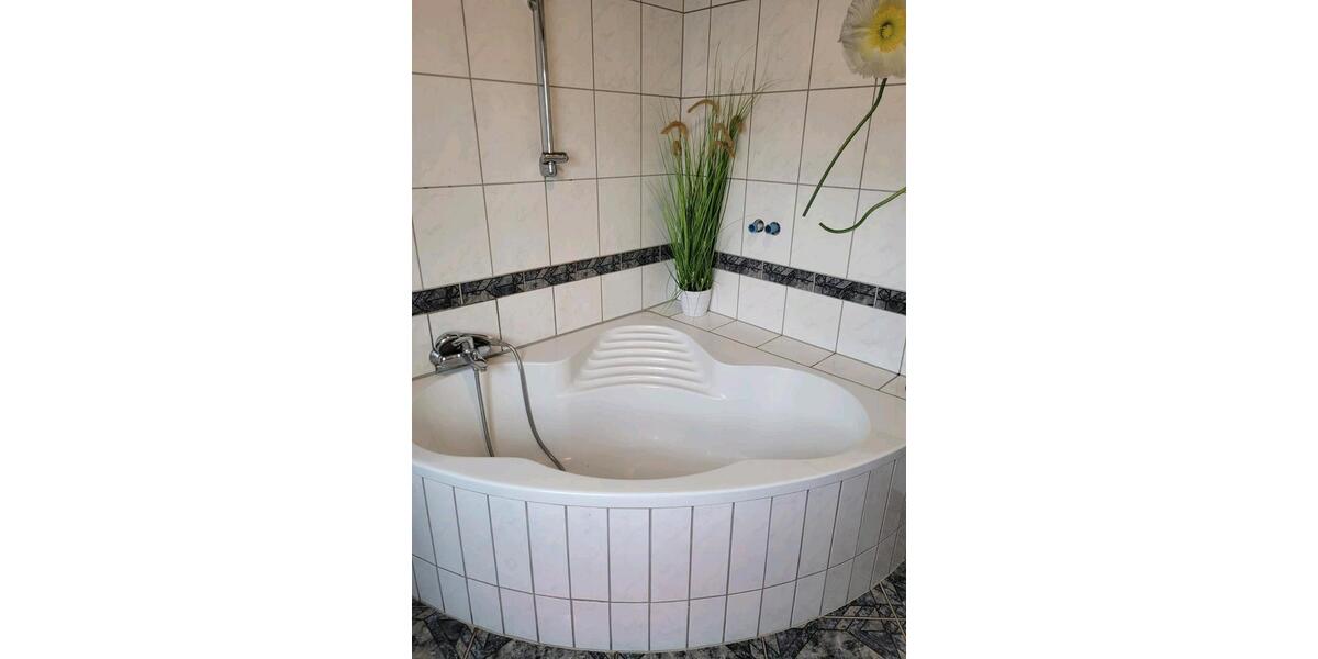 Dachgeschoßwohnung Neustadt an der Weinstraße - 3 Zimmer, 102 m&sup2;, 1.200&euro; | Angebot:25793727