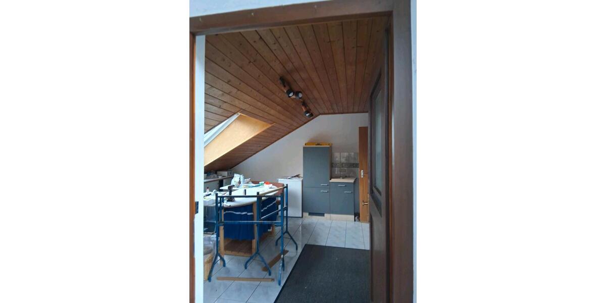 Dachgeschoßwohnung Leutershausen - 2.5 Zimmer, 70 m&sup2;, 750&euro; | Angebot:24771837