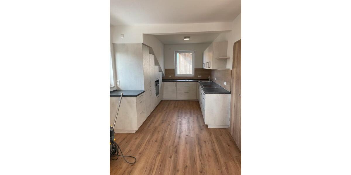 Dachgeschoßwohnung Kammlach - 4 Zimmer, 103 m&sup2;, 1.300&euro; | Angebot:24750852