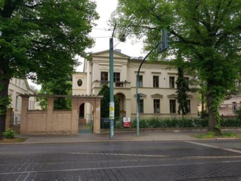 2-Zimmer-Wohnung im repräsentativen Altbau in der Innenstadt