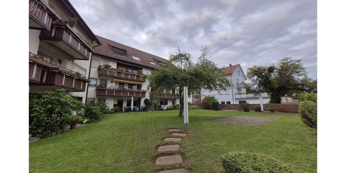 Exklusive zentrale 3,5 Zimmer Dachgeschosswohnung mit geh. Innenausstattung, Loggia und EBK 3 zimmer