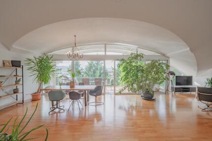 Außergewöhnliche Wohnung an bester Lage 6 zimmer