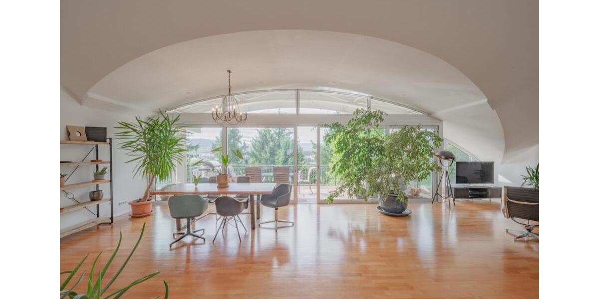 Außergewöhnliche Wohnung an bester Lage 6 zimmer