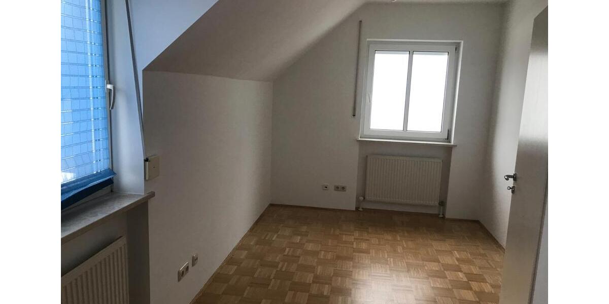 Hochparterre Straubing - 3 Zimmer, 85 m&sup2;, 810&euro; | Angebot:26664500