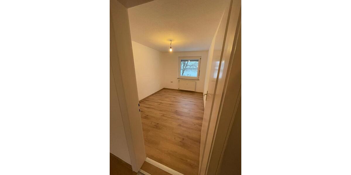 *neu renovierte* 3-Zimmer + Küche + Bad, ca. 50qm 3 zimmer