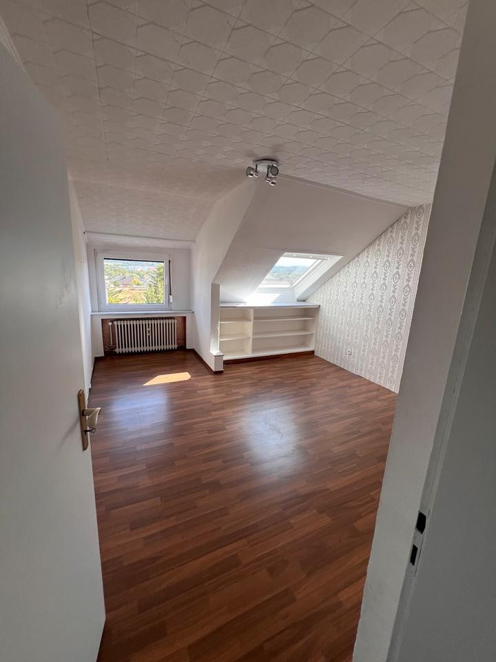 Lichtdurchflutete Dachgeschoßwohnung