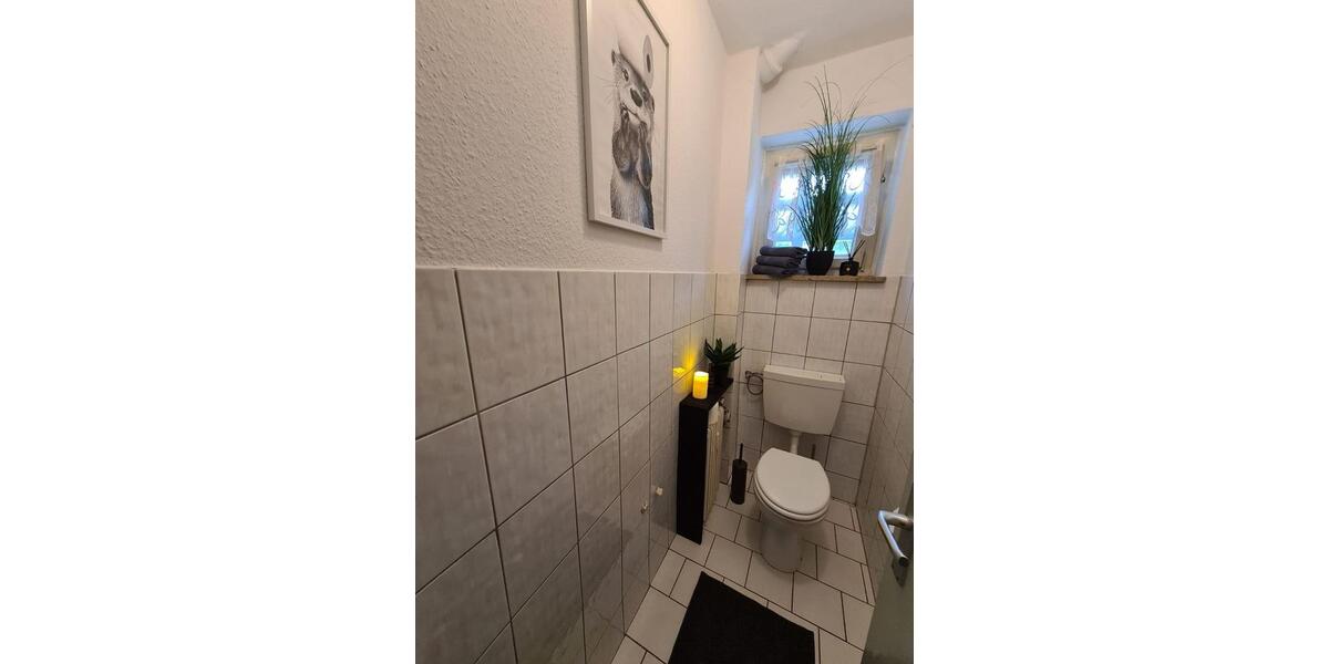 Vollmöbliertes WG-Zimmer (für w) einer 3er WG in zentraler Lage Hofs - 450€ Warmmiete (keine NK) 1 zimmer