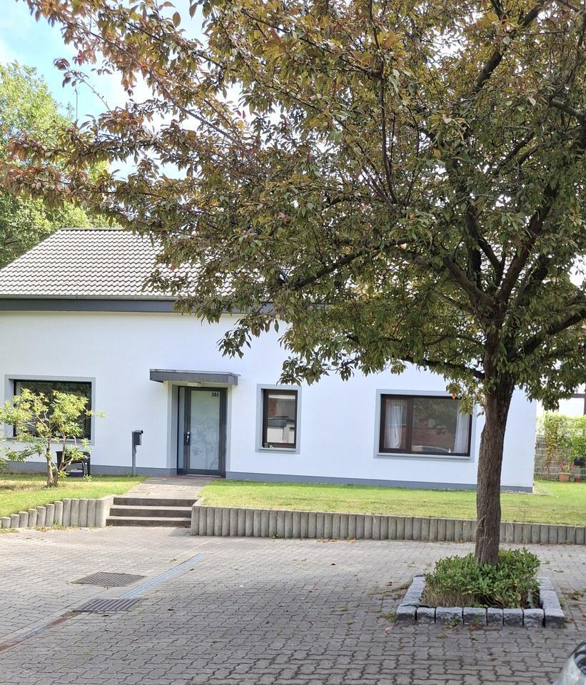 Ruhiges Gartenhaus