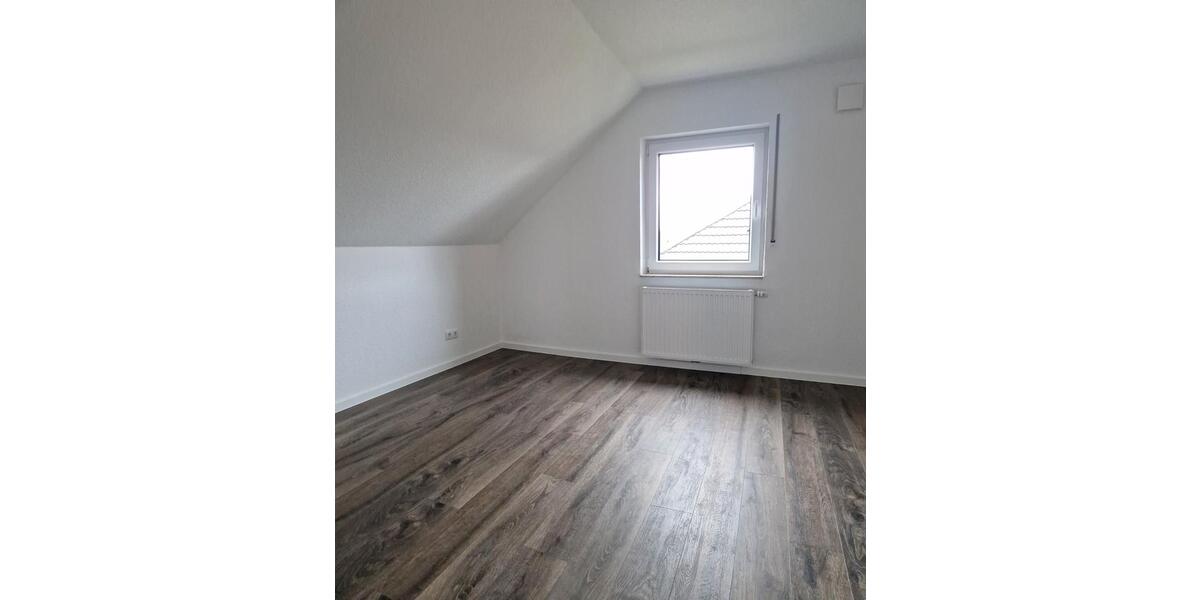 Dachgeschoßwohnung Surwold - 4 Zimmer, 91 m&sup2;, 700&euro; | Angebot:26313545