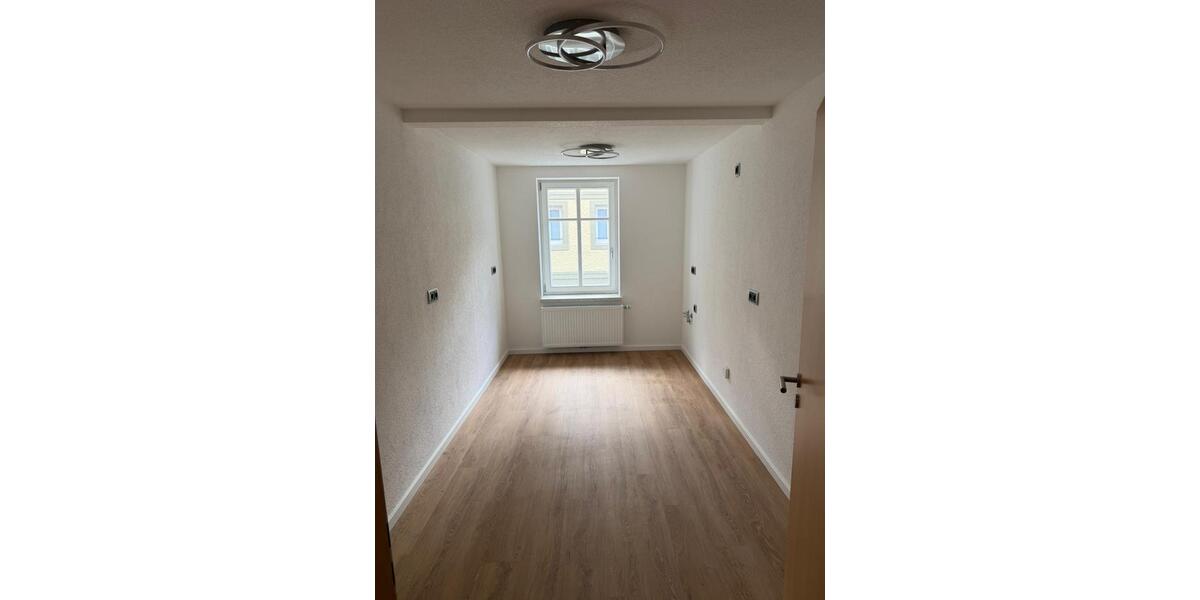 Etagenwohnung Feuchtwangen - 3 Zimmer, 94 m&sup2;, 940&euro; | Angebot:26612661