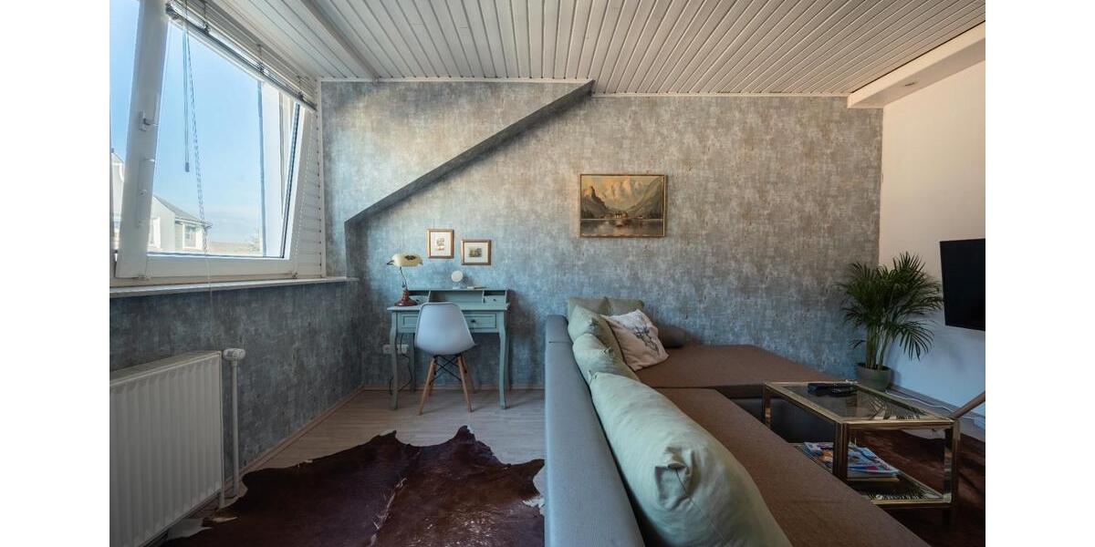 Dachgeschoßwohnung Essen Stadtbezirk VIII - 2 Zimmer, 65 m&sup2;, 1.200&euro; | Angebot:26149272