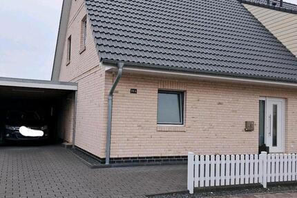 Haus Langenhorn - 5 Zimmer, 140 m&sup2;, 1.500&euro; | Angebot:26132510