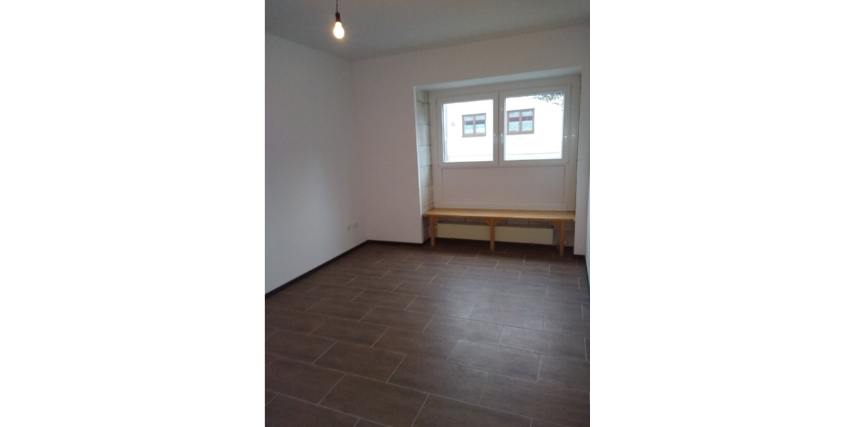 Erdgeschoßwohnung Zwiesel - 2 Zimmer, 61 m&sup2;, 500&euro; | Angebot:25232300