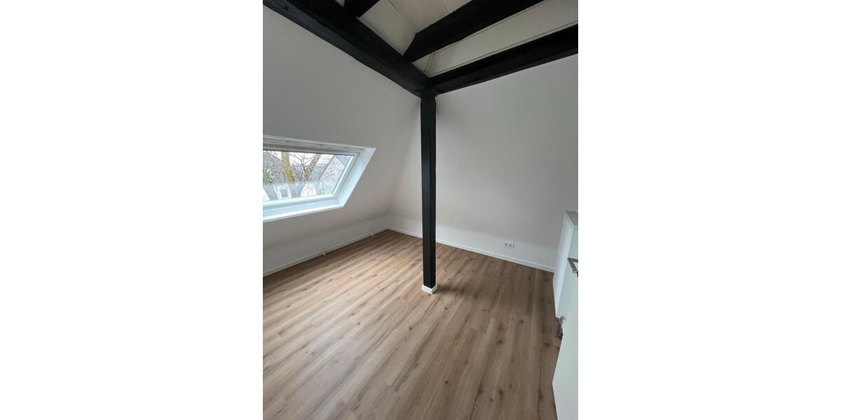 Dachgeschoßwohnung Mönchengladbach Süd - 2 Zimmer, 40 m&sup2;, 600&euro; | Angebot:26322219