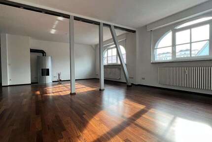 Wohnung Singen (Hohentwiel) - 5 Zimmer, 186 m&sup2;, 1.500&euro; | Angebot:27005399