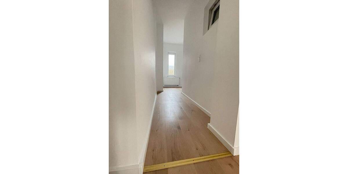 Etagenwohnung Meerane - 1 Zimmer, 26 m&sup2;, 195&euro; | Angebot:25301766