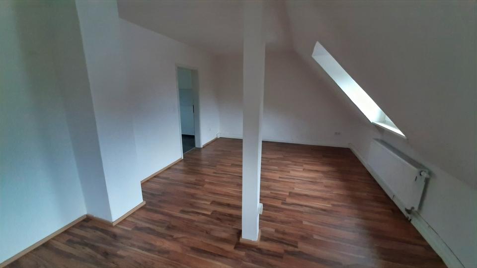 Dachgeschoßwohnung Witten - 3 Zimmer, 64 m&sup2;, 495&euro; | Angebot:24786146