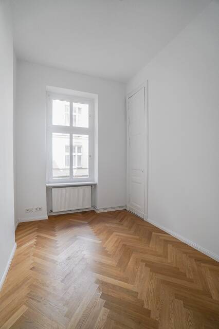 Charaktervolle und großzügige AltbauWohnung mit teilgewerblicher Nutzung