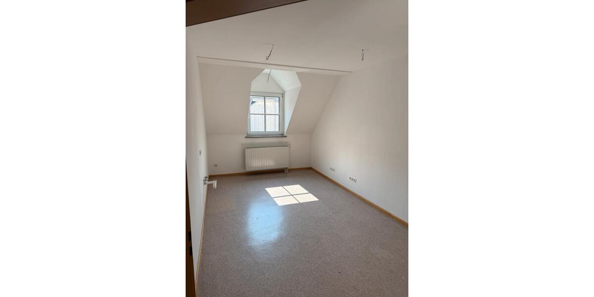 Etagenwohnung Roding - 5 Zimmer, 85 m&sup2;, 640&euro; | Angebot:25718630